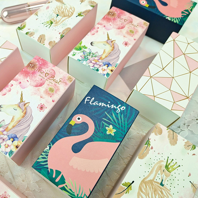 Schöne rosa Lippenstift-Geschenkbox fertigen Soem-Hersteller Packing kundenspezifisch an