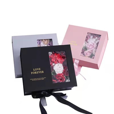 Aufbereitete FSC-Valentinstag-Blumen-Geschenkbox mit transparentem Fenster
