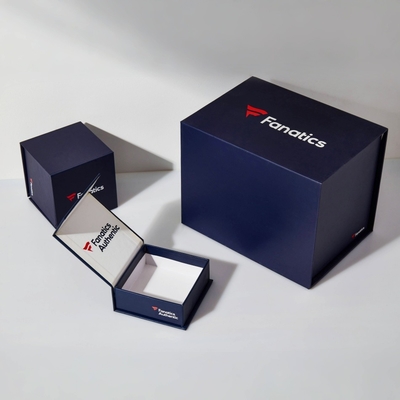 Custom Logo Luxus Papierbox Karton Kleidung Verpackung Geschenkbox mit Magnetdeckel