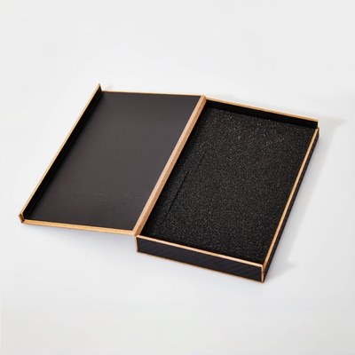 Maßgeschneiderte Größe Schwarzes Geschenk Telefongehäuse Holzkiste Verpackung mit Schaumstoff und handgefertigtes Design