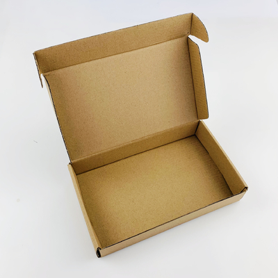 Custom E-Commerce Premium Marke Verpackung Handwerk Papier Mailer Verpackungskiste für Kleidung Kleider